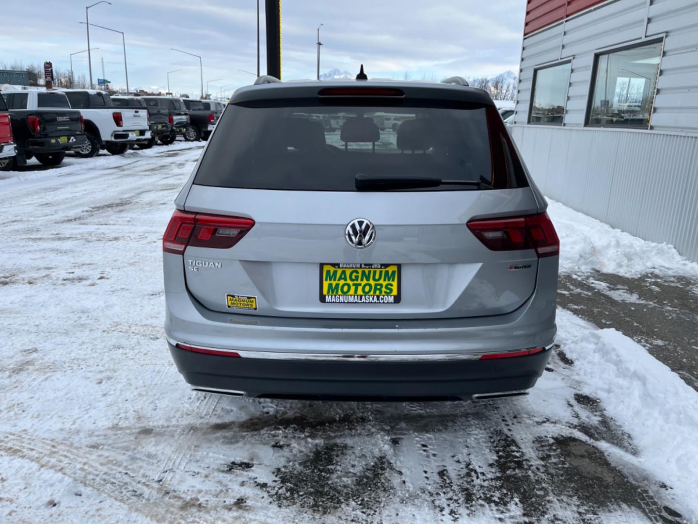 2021 Silver Volkswagen Tiguan SE 4Motion AWD (3VV2B7AXXMM) with an 2.0L L4 DOHC 16V TURBO engine, 8A transmission, located at 1960 Industrial Drive, Wasilla, 99654, (907) 274-2277, 61.573475, -149.400146 - Photo#4